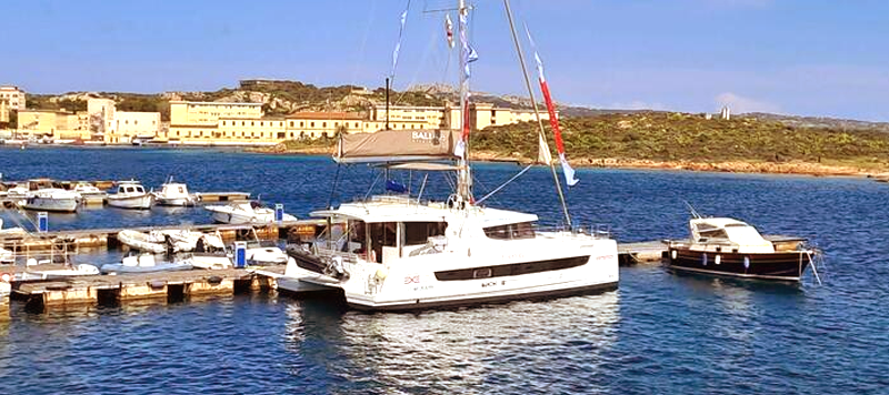 La Maddalena. “Il catamarano One” solca il Mediterraneo per la salute del mare