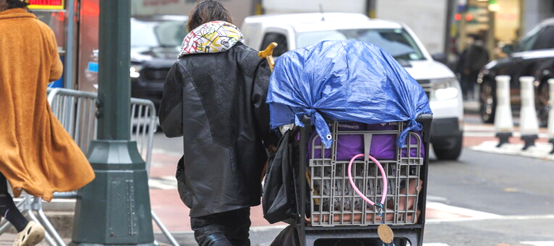 Un terzo dei Sardi a rischio povertà, il 7% già ai margini